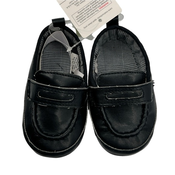 NWT Luvable Friend’s Black Crib Booties Size 12-18 Months - Picture 1 of 4